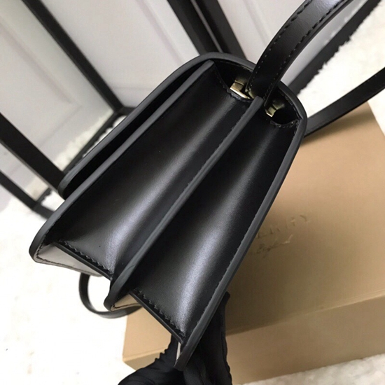 バーバリーバッグ素材ディテール
